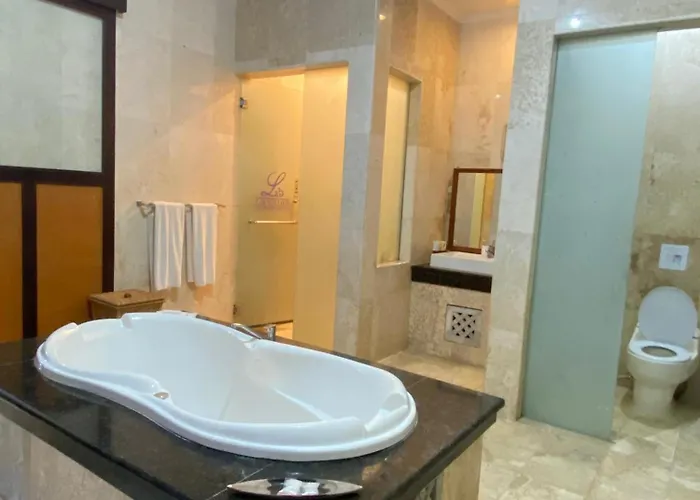 Privat Pool At *